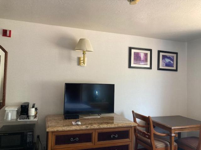 Days Inn By Wyndham Capitol Reef Torrey Esterno foto