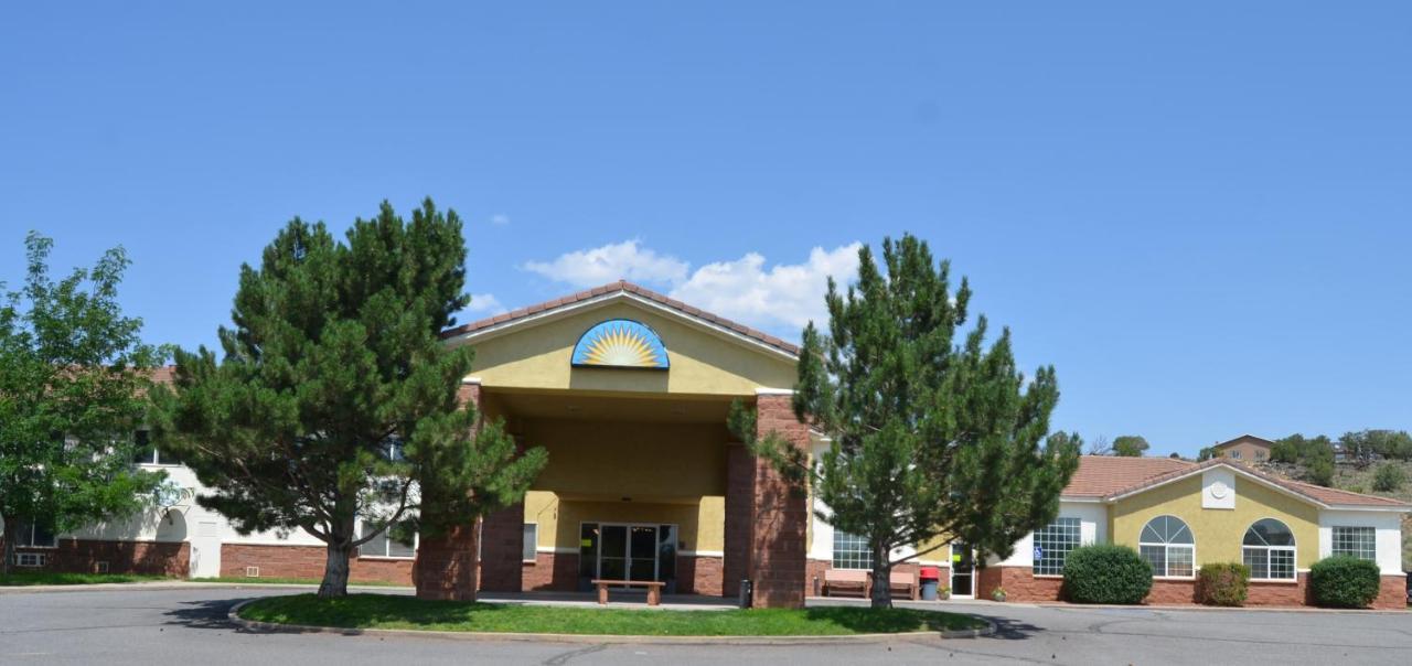 Days Inn By Wyndham Capitol Reef Torrey Esterno foto